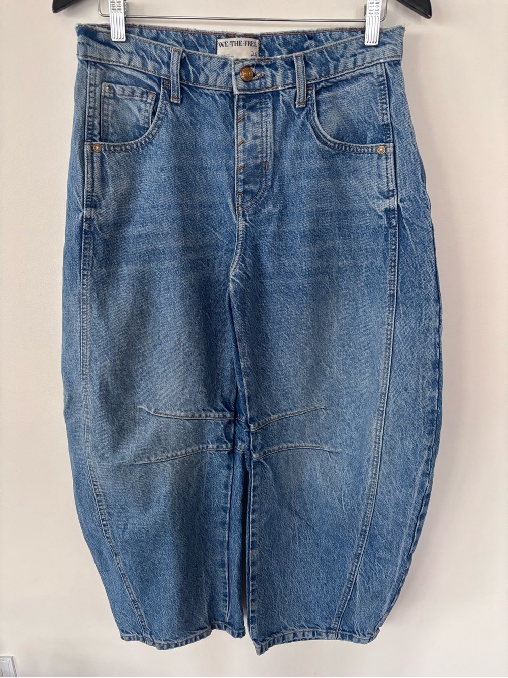 We The Free good luck barrel Blue Denim Jeans sz 26 (fit sz 27)